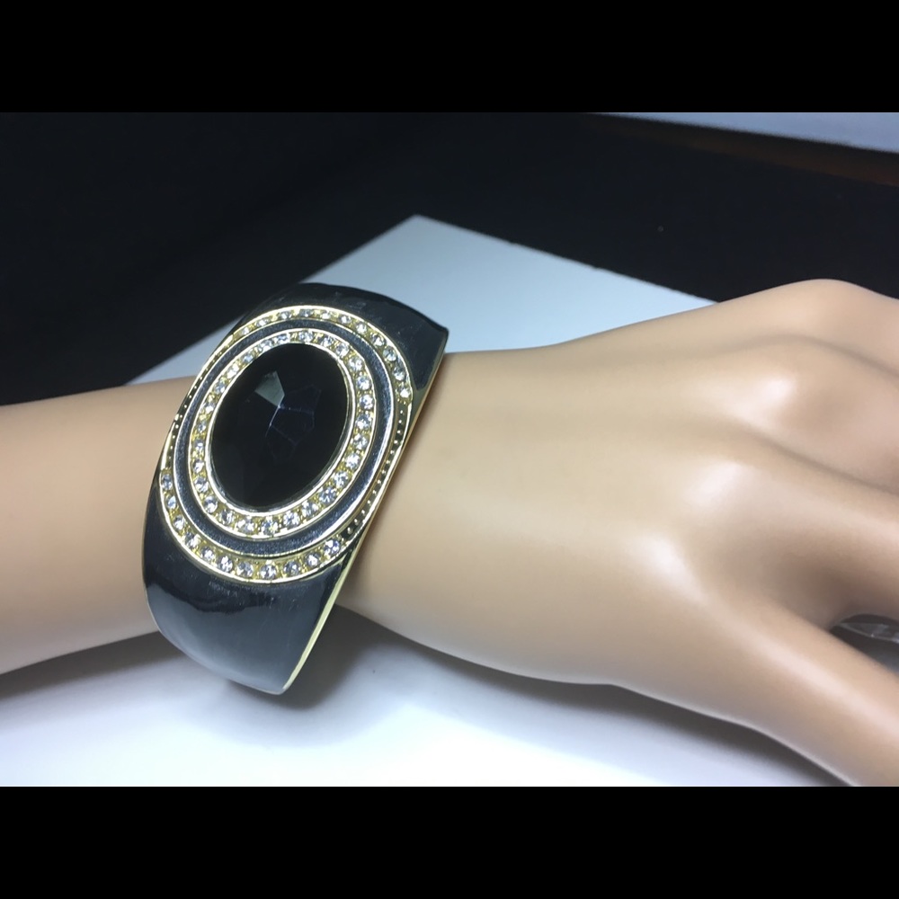 Jewelry - Picture 4 of 7
